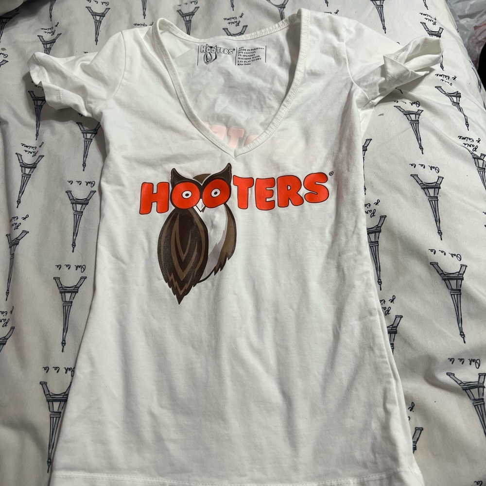 Hooters
